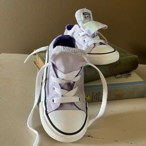 Toddler size 8 converse